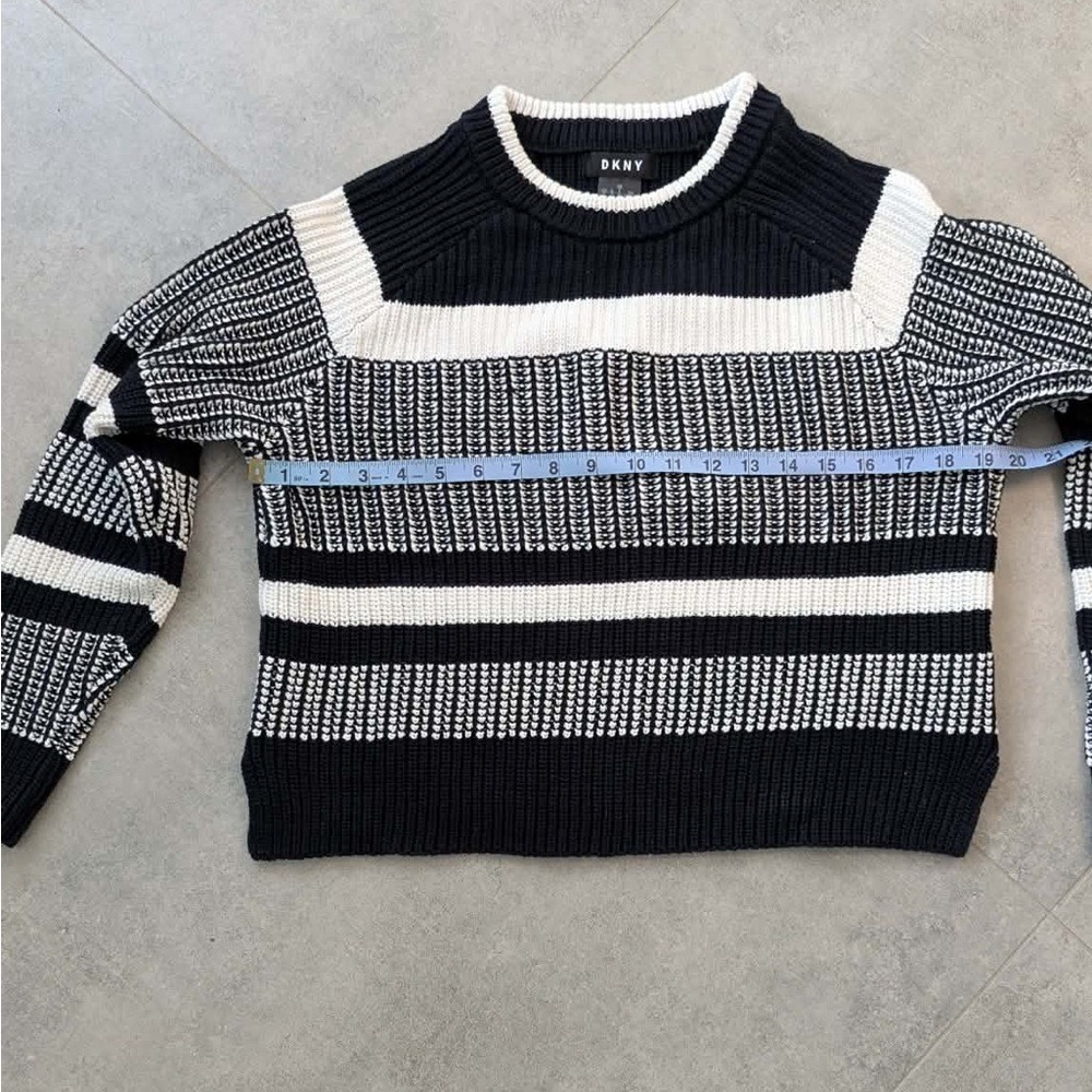 DKNY Black‎ White Cropped Knit Sweater Women's Small Chunky Striped Pullover - Picture 6 of 10